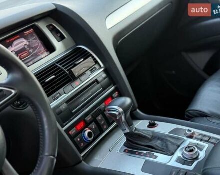 Білий Ауді Ку 7, об'ємом двигуна 4.13 л та пробігом 233 тис. км за 13700 $, фото 17 на Automoto.ua