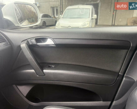 Білий Ауді Ку 7, об'ємом двигуна 3 л та пробігом 225 тис. км за 15000 $, фото 12 на Automoto.ua