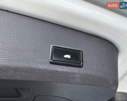 Белый Ауди Ку 7, объемом двигателя 2.97 л и пробегом 177 тыс. км за 22900 $, фото 121 на Automoto.ua