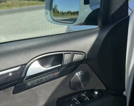 Білий Ауді Ку 7, об'ємом двигуна 4.13 л та пробігом 225 тис. км за 26500 $, фото 24 на Automoto.ua