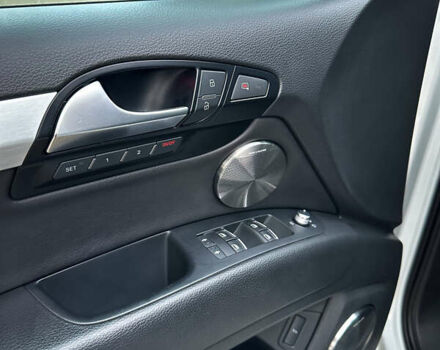 Белый Ауди Ку 7, объемом двигателя 3 л и пробегом 285 тыс. км за 17500 $, фото 52 на Automoto.ua