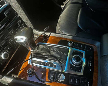 Белый Ауди Ку 7, объемом двигателя 3 л и пробегом 206 тыс. км за 16000 $, фото 4 на Automoto.ua