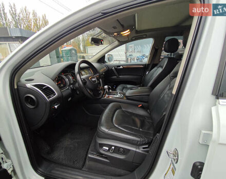 Ауди Ку 7 2013 в Киеве на Automoto.ua Белый Ауди Ку 7, объемом двигателя 2.97 л и пробегом 204 тыс. км за 19500 $, фото 9 на Automoto.ua