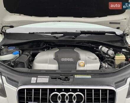 Белый Ауди Ку 7, объемом двигателя 2.97 л и пробегом 238 тыс. км за 17000 $, фото 24 на Automoto.ua