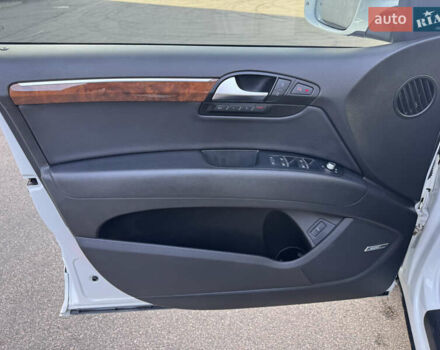 Белый Ауди Ку 7, объемом двигателя 3 л и пробегом 157 тыс. км за 15500 $, фото 24 на Automoto.ua