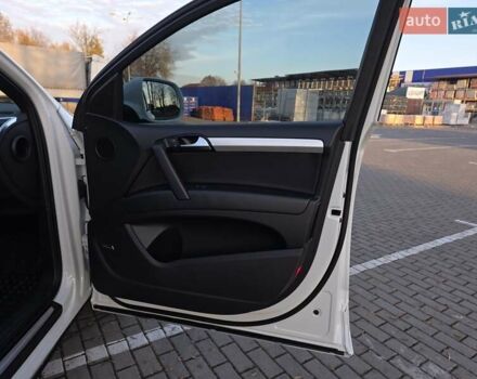 Белый Ауди Ку 7, объемом двигателя 2.97 л и пробегом 220 тыс. км за 24000 $, фото 23 на Automoto.ua