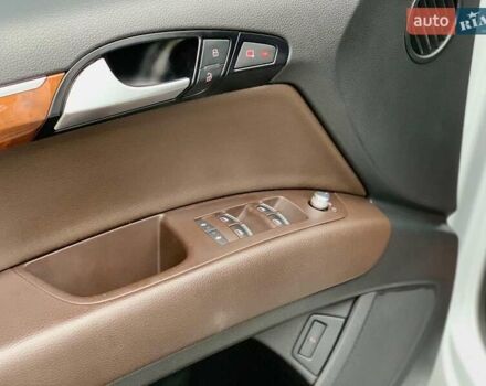 Білий Ауді Ку 7, об'ємом двигуна 3 л та пробігом 205 тис. км за 15890 $, фото 24 на Automoto.ua