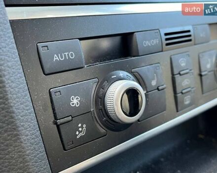 Білий Ауді Ку 7, об'ємом двигуна 3 л та пробігом 111 тис. км за 13890 $, фото 10 на Automoto.ua