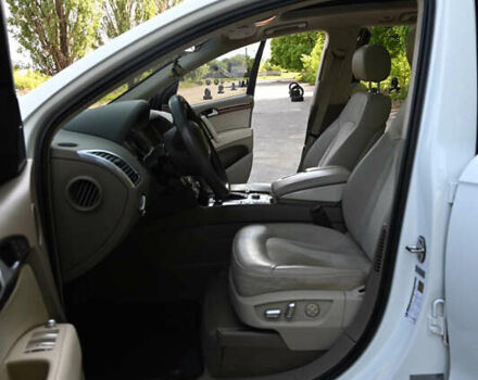 Белый Ауди Ку 7, объемом двигателя 3 л и пробегом 156 тыс. км за 23800 $, фото 5 на Automoto.ua