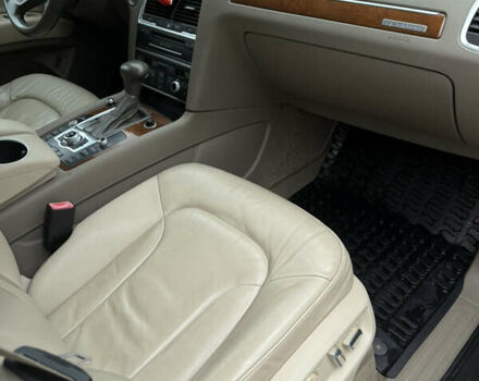 Белый Ауди Ку 7, объемом двигателя 3 л и пробегом 220 тыс. км за 15600 $, фото 9 на Automoto.ua