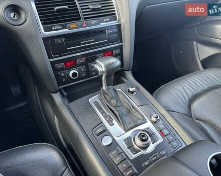 Білий Ауді Ку 7, об'ємом двигуна 3 л та пробігом 125 тис. км за 21000 $, фото 25 на Automoto.ua