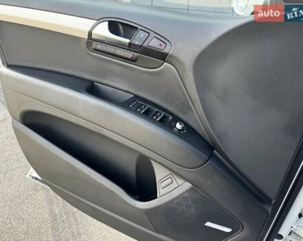 Білий Ауді Ку 7, об'ємом двигуна 3 л та пробігом 125 тис. км за 21000 $, фото 19 на Automoto.ua