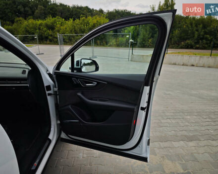 Белый Ауди Ку 7, объемом двигателя 3 л и пробегом 161 тыс. км за 47000 $, фото 72 на Automoto.ua