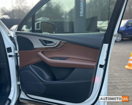 Ауди Ку 7 2016 в Черновцах на Automoto.ua Белый Ауди Ку 7, объемом двигателя 3 л и пробегом 97 тыс. км за 36300 $, фото 19 на Automoto.ua