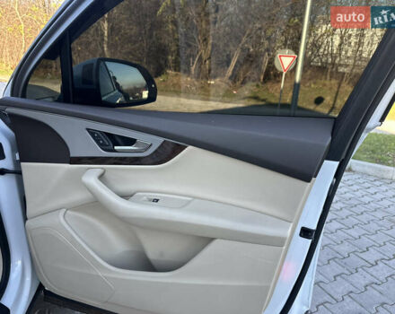 Білий Ауді Ку 7, об'ємом двигуна 2 л та пробігом 169 тис. км за 24999 $, фото 32 на Automoto.ua