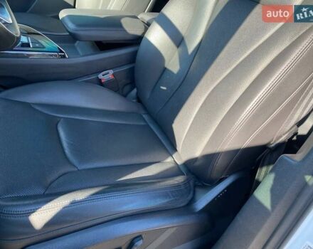 Белый Ауди Ку 7, объемом двигателя 3 л и пробегом 132 тыс. км за 32000 $, фото 63 на Automoto.ua
