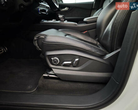 Белый Ауди Ку 7, объемом двигателя 3 л и пробегом 161 тыс. км за 47000 $, фото 33 на Automoto.ua