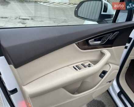 Белый Ауди Ку 7, объемом двигателя 3 л и пробегом 253 тыс. км за 26000 $, фото 14 на Automoto.ua