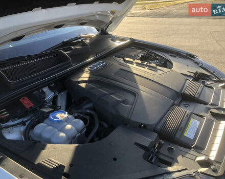 Білий Ауді Ку 7, об'ємом двигуна 2.97 л та пробігом 84 тис. км за 44000 $, фото 7 на Automoto.ua