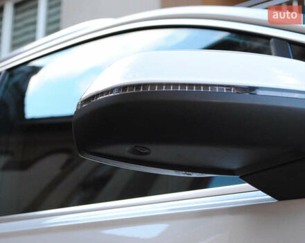 Белый Ауди Ку 7, объемом двигателя 3 л и пробегом 225 тыс. км за 23500 $, фото 17 на Automoto.ua