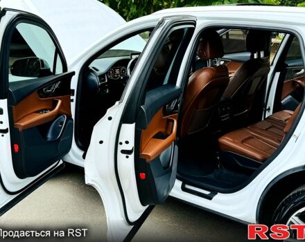 Белый Ауди Ку 7, объемом двигателя 3 л и пробегом 139 тыс. км за 33000 $, фото 3 на Automoto.ua