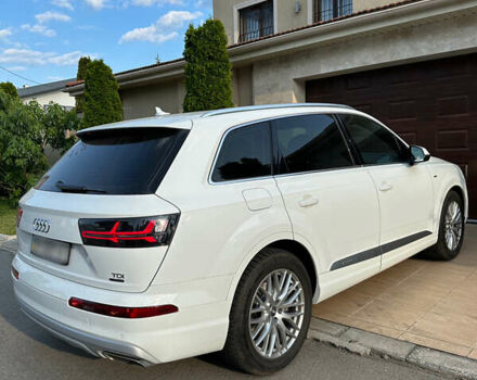 Белый Ауди Ку 7, объемом двигателя 2.97 л и пробегом 63 тыс. км за 43800 $, фото 5 на Automoto.ua