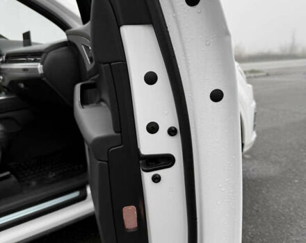 Белый Ауди Ку 7, объемом двигателя 2.97 л и пробегом 152 тыс. км за 39000 $, фото 20 на Automoto.ua