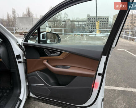 Белый Ауди Ку 7, объемом двигателя 3 л и пробегом 296 тыс. км за 19700 $, фото 16 на Automoto.ua