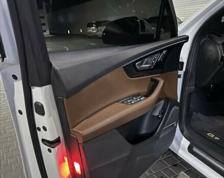 Белый Ауди Ку 7, объемом двигателя 3 л и пробегом 164 тыс. км за 29999 $, фото 8 на Automoto.ua