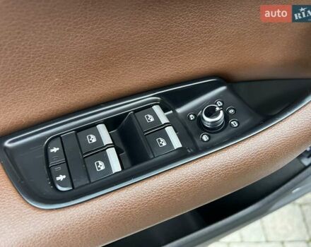 Білий Ауді Ку 7, об'ємом двигуна 2 л та пробігом 109 тис. км за 23900 $, фото 26 на Automoto.ua