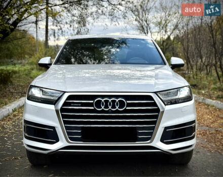 Белый Ауди Ку 7, объемом двигателя 3 л и пробегом 228 тыс. км за 26850 $, фото 5 на Automoto.ua