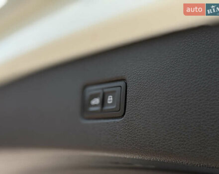 Білий Ауді Ку 7, об'ємом двигуна 3 л та пробігом 216 тис. км за 37500 $, фото 32 на Automoto.ua