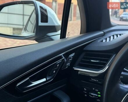 Белый Ауди Ку 7, объемом двигателя 3 л и пробегом 195 тыс. км за 23500 $, фото 48 на Automoto.ua