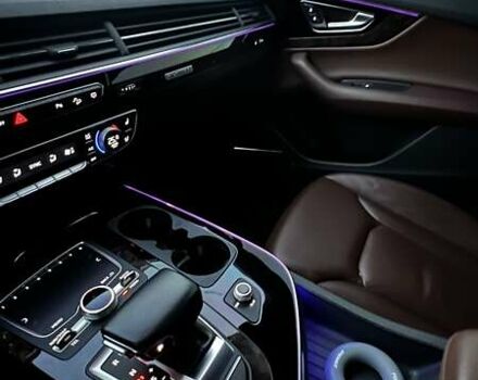 Білий Ауді Ку 7, об'ємом двигуна 3 л та пробігом 94 тис. км за 35000 $, фото 16 на Automoto.ua