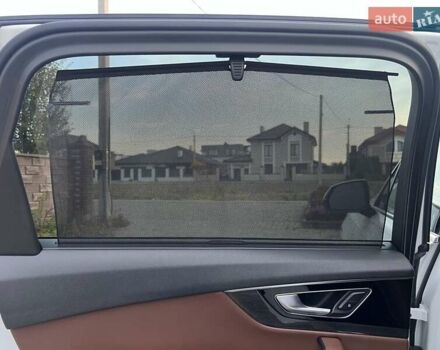 Білий Ауді Ку 7, об'ємом двигуна 2 л та пробігом 109 тис. км за 23900 $, фото 62 на Automoto.ua