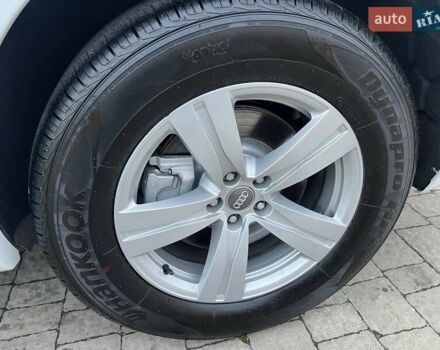 Білий Ауді Ку 7, об'ємом двигуна 2 л та пробігом 109 тис. км за 23900 $, фото 79 на Automoto.ua