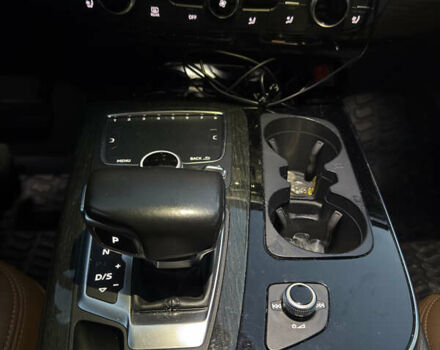 Белый Ауди Ку 7, объемом двигателя 3 л и пробегом 210 тыс. км за 25500 $, фото 5 на Automoto.ua