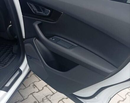 Белый Ауди Ку 7, объемом двигателя 3 л и пробегом 141 тыс. км за 28400 $, фото 36 на Automoto.ua