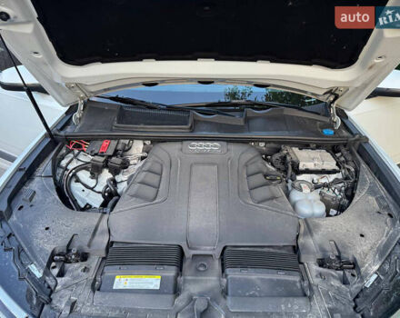 Белый Ауди Ку 7, объемом двигателя 3 л и пробегом 115 тыс. км за 29700 $, фото 21 на Automoto.ua