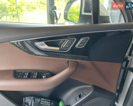 Білий Ауді Ку 7, об'ємом двигуна 3 л та пробігом 118 тис. км за 33000 $, фото 31 на Automoto.ua