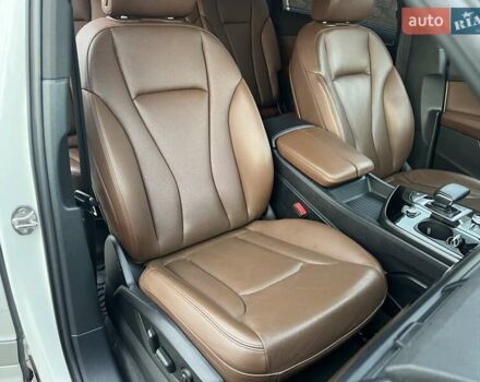 Білий Ауді Ку 7, об'ємом двигуна 2 л та пробігом 109 тис. км за 23900 $, фото 24 на Automoto.ua