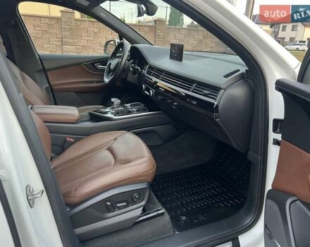 Білий Ауді Ку 7, об'ємом двигуна 2 л та пробігом 109 тис. км за 23900 $, фото 19 на Automoto.ua