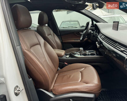 Білий Ауді Ку 7, об'ємом двигуна 3 л та пробігом 171 тис. км за 25000 $, фото 27 на Automoto.ua