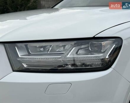 Білий Ауді Ку 7, об'ємом двигуна 2 л та пробігом 109 тис. км за 23900 $, фото 71 на Automoto.ua