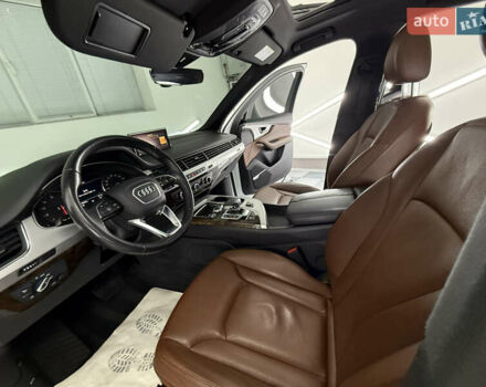 Білий Ауді Ку 7, об'ємом двигуна 2 л та пробігом 135 тис. км за 26999 $, фото 19 на Automoto.ua