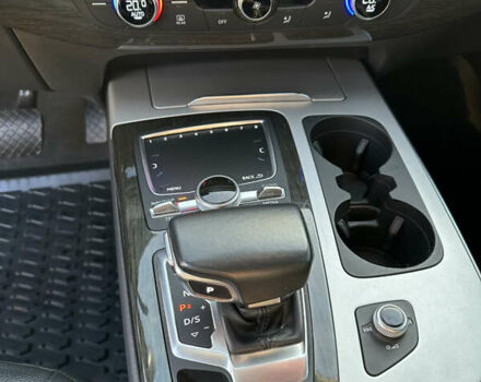 Білий Ауді Ку 7, об'ємом двигуна 2 л та пробігом 106 тис. км за 29500 $, фото 22 на Automoto.ua