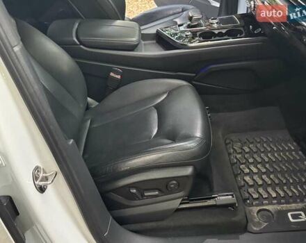 Белый Ауди Ку 7, объемом двигателя 3 л и пробегом 158 тыс. км за 38000 $, фото 17 на Automoto.ua