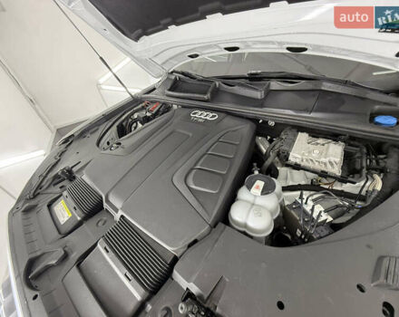 Белый Ауди Ку 7, объемом двигателя 2 л и пробегом 136 тыс. км за 25999 $, фото 82 на Automoto.ua