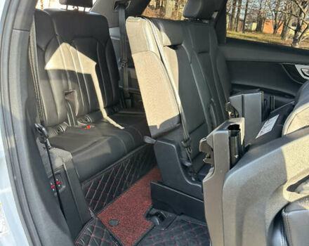 Білий Ауді Ку 7, об'ємом двигуна 2 л та пробігом 106 тис. км за 29500 $, фото 16 на Automoto.ua