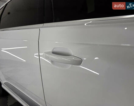 Білий Ауді Ку 7, об'ємом двигуна 2 л та пробігом 135 тис. км за 26999 $, фото 82 на Automoto.ua